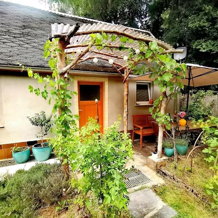 Kleines Haus Mit Garten In Den Weinbergen * Naumburg (Saale)