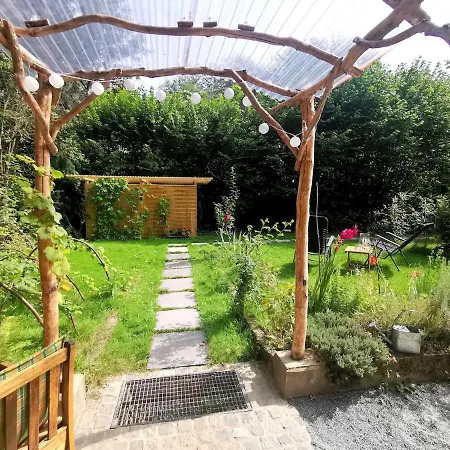 Apartment Kleines Haus Mit Garten In Den Weinbergen