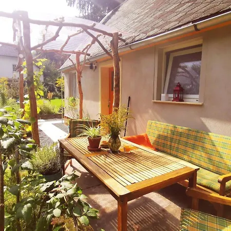Kleines Haus Mit Garten In Den Weinbergen Apartment *